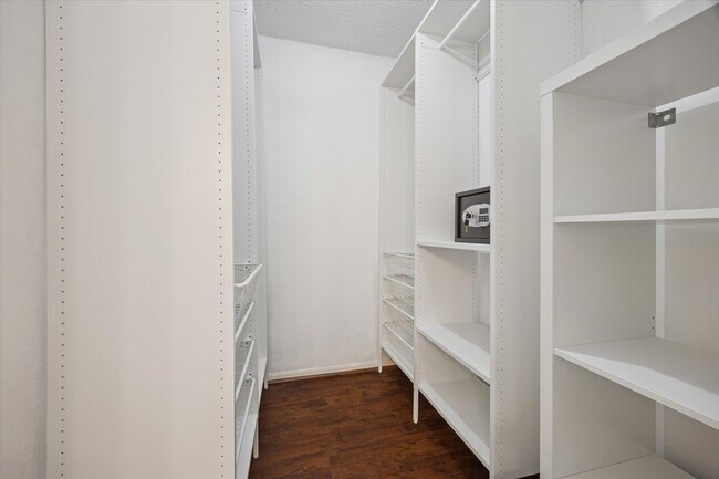 Building Photo - 2120 El Paseo St