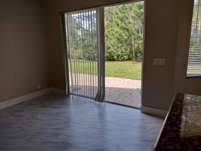 Building Photo - 5671 Sunberry Cir