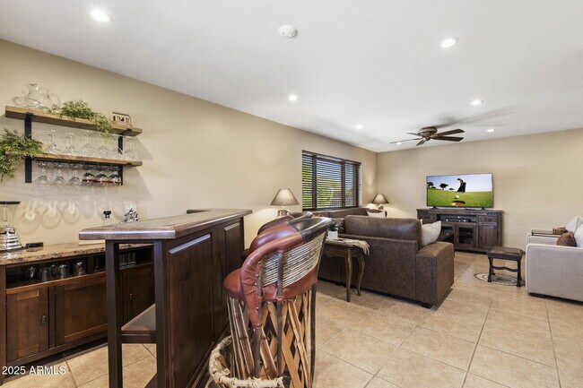 Building Photo - 9972 E Del Monte Ave