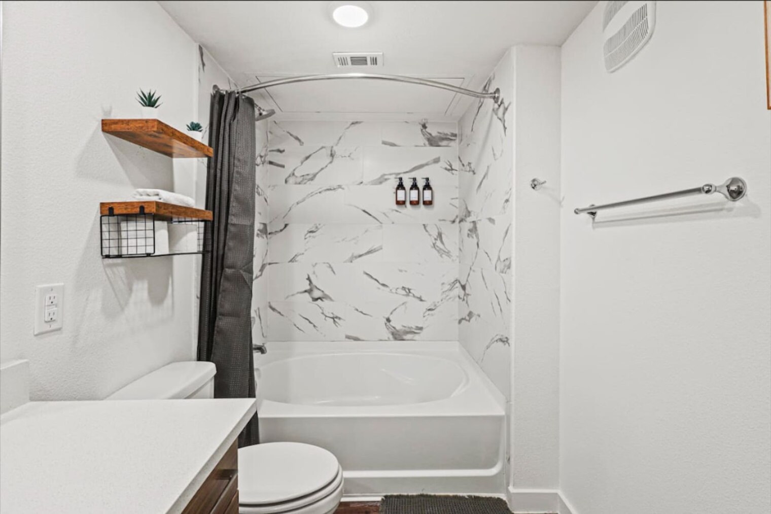 Building Photo - 120 N Madison Ave