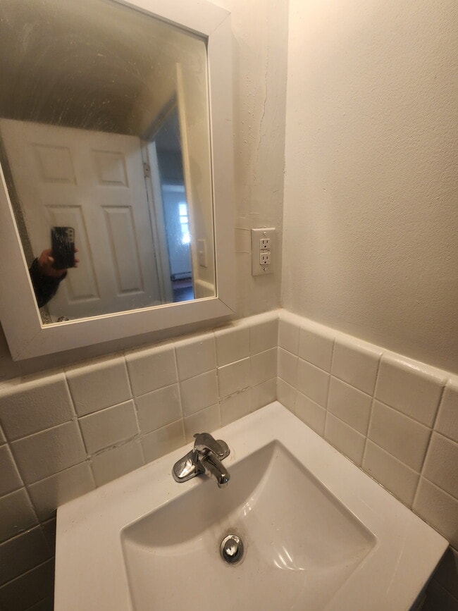 Building Photo - 111 Lorraine Ave