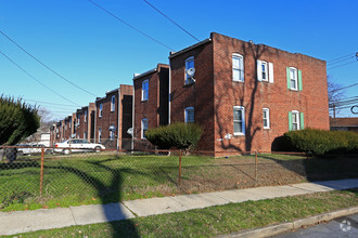 Building Photo - Liberty Cove