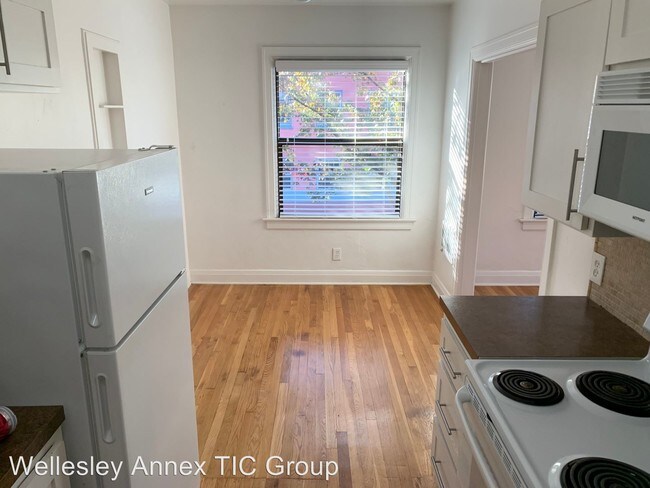 Building Photo - 1 br, 1 bath Apartment - 1405 SE Belmont St.