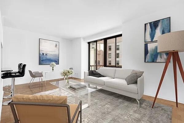Primary Photo - 45 E 25th St