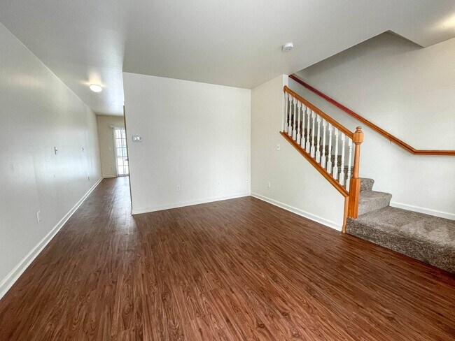 Building Photo - Bentwood Townhomes