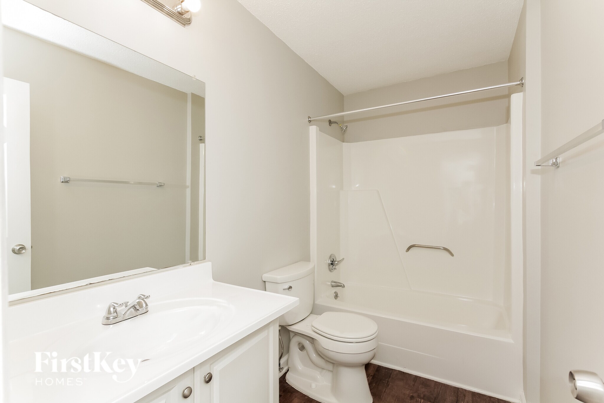 Building Photo - 11106 5 Cedars Rd