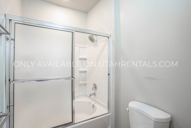 Building Photo - 1061 Canyon Meadow Dr