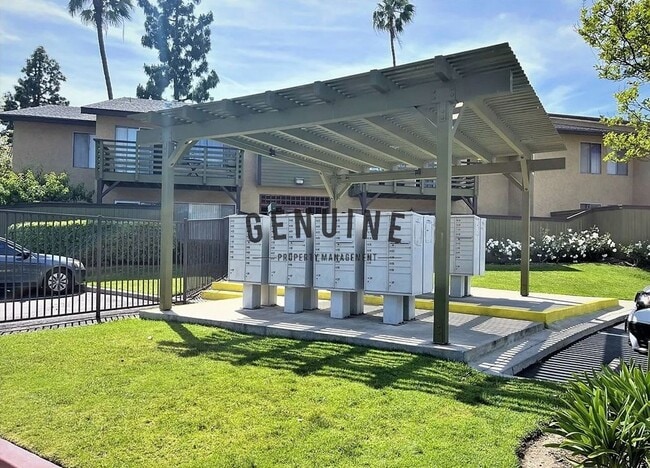 Building Photo - Beautiful 2 Bedroom in Creekside Villas!