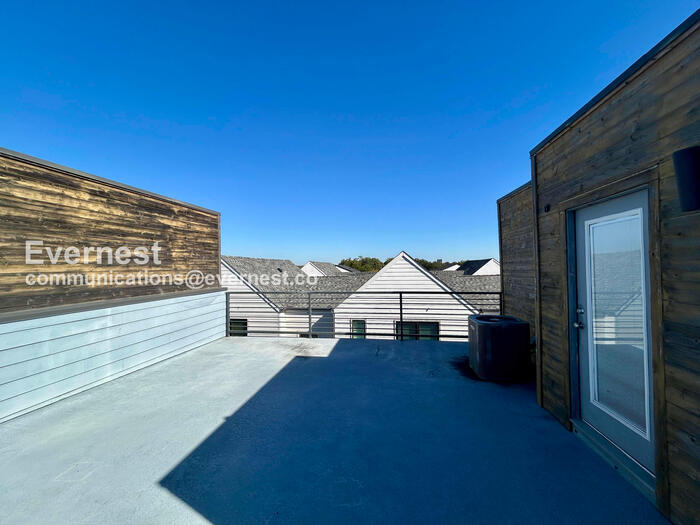 Building Photo - 2711 Kimsey Dr