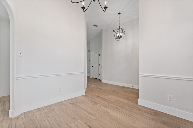 Building Photo - 23742 River Pl Dr