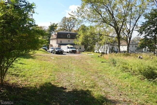 Building Photo - 236 W Mt Pleasant Ave