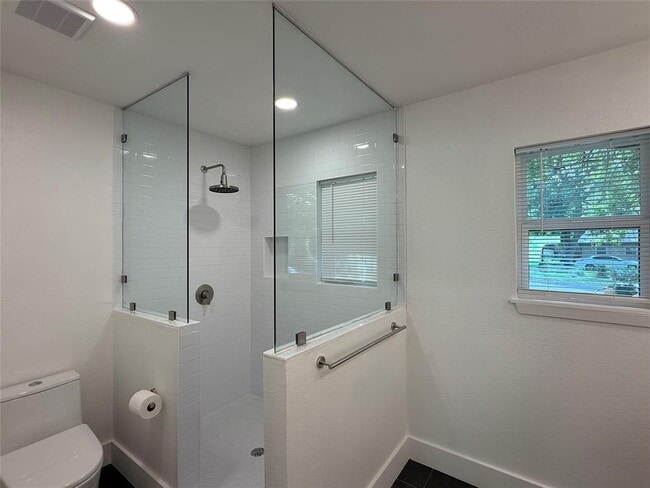 Building Photo - 6712 Bryn Mawr Dr