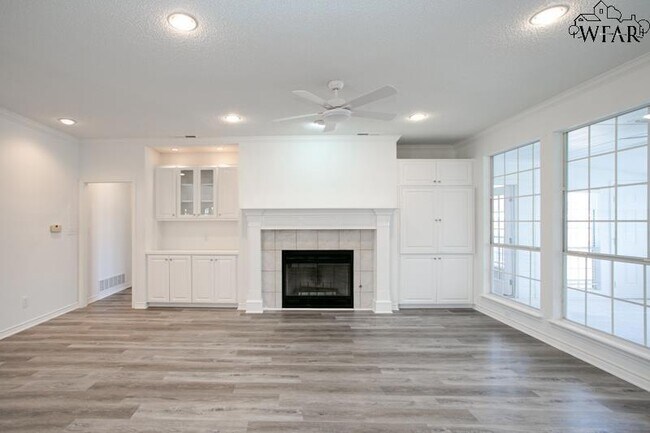 Building Photo - 8 Canyon Bluff Ct