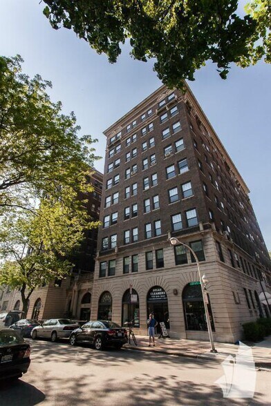 Building Photo - 522 W Briar Pl