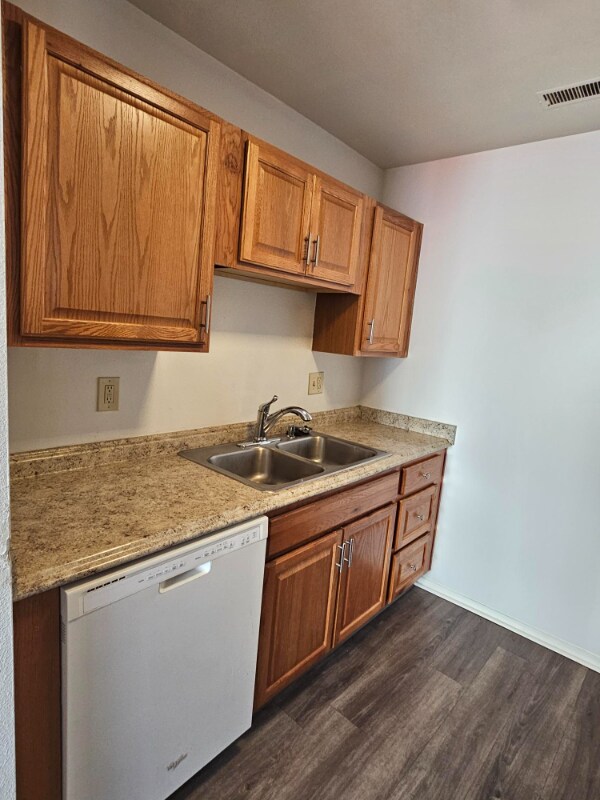 Building Photo - 1855 Zebulon Dr