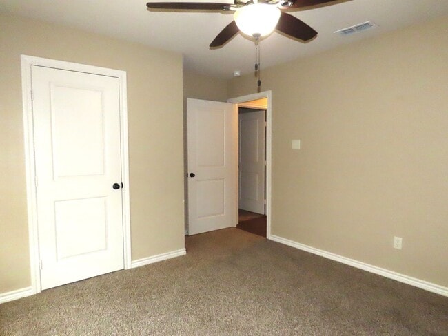 Building Photo - Coming Soon!! Lindale, Gorgeous 4 Bedroom, 2 Bath Home!
