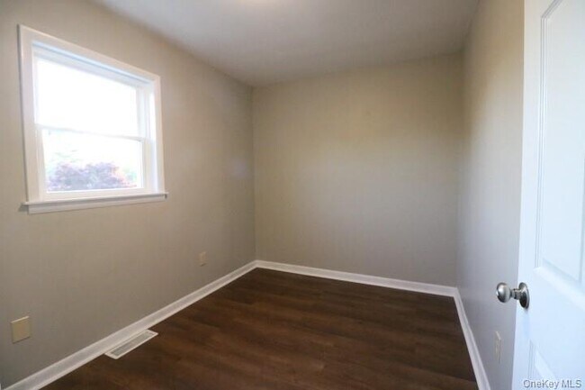 Building Photo - 3218 US-9W