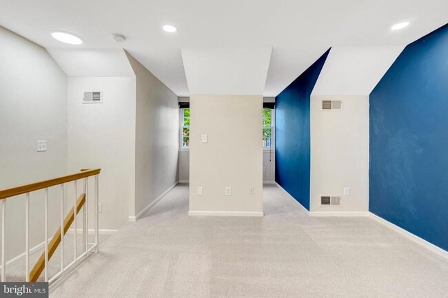 Building Photo - 8482 Springfield Oaks Dr