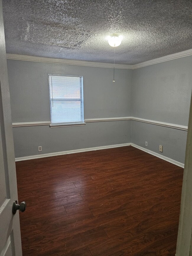 Building Photo - 270 Tampa Dr