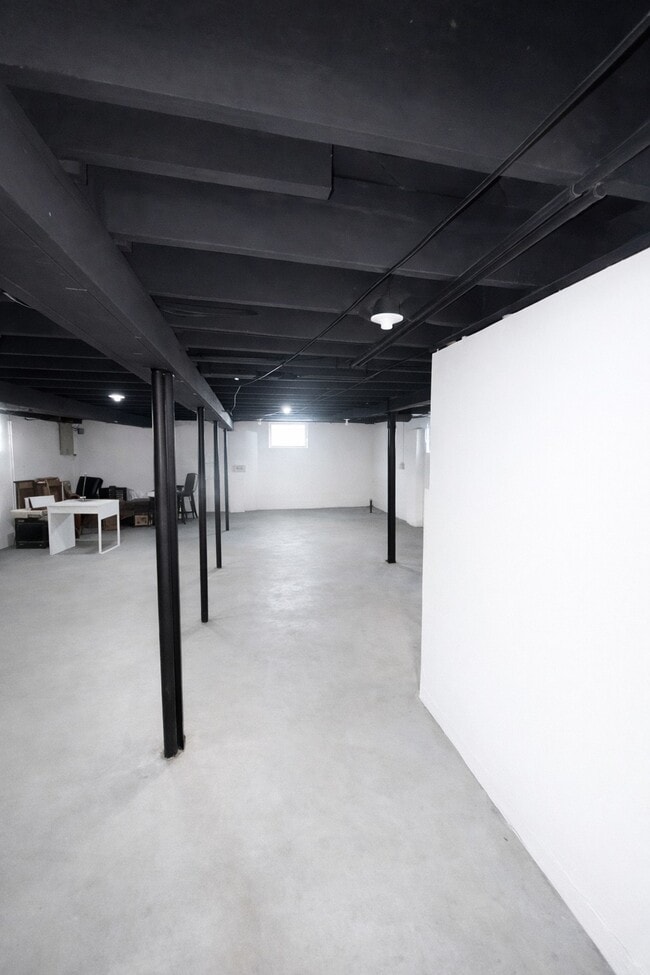 Building Photo - 14917 Cleophus Ave