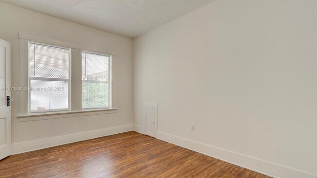 Building Photo - 1676 SW 11th St