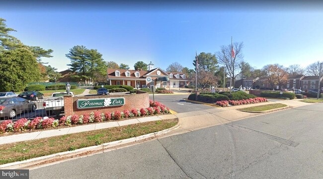 Building Photo - 884 Quince Orchard Blvd