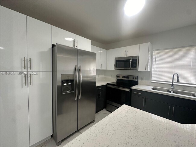 Building Photo - 116 NW 10th St