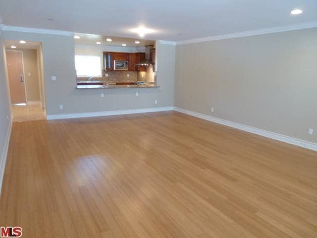 Living3 - 1828 Glendon Ave