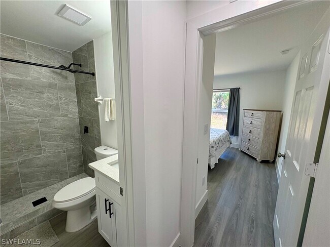 Building Photo - 6018 Lacota Ave