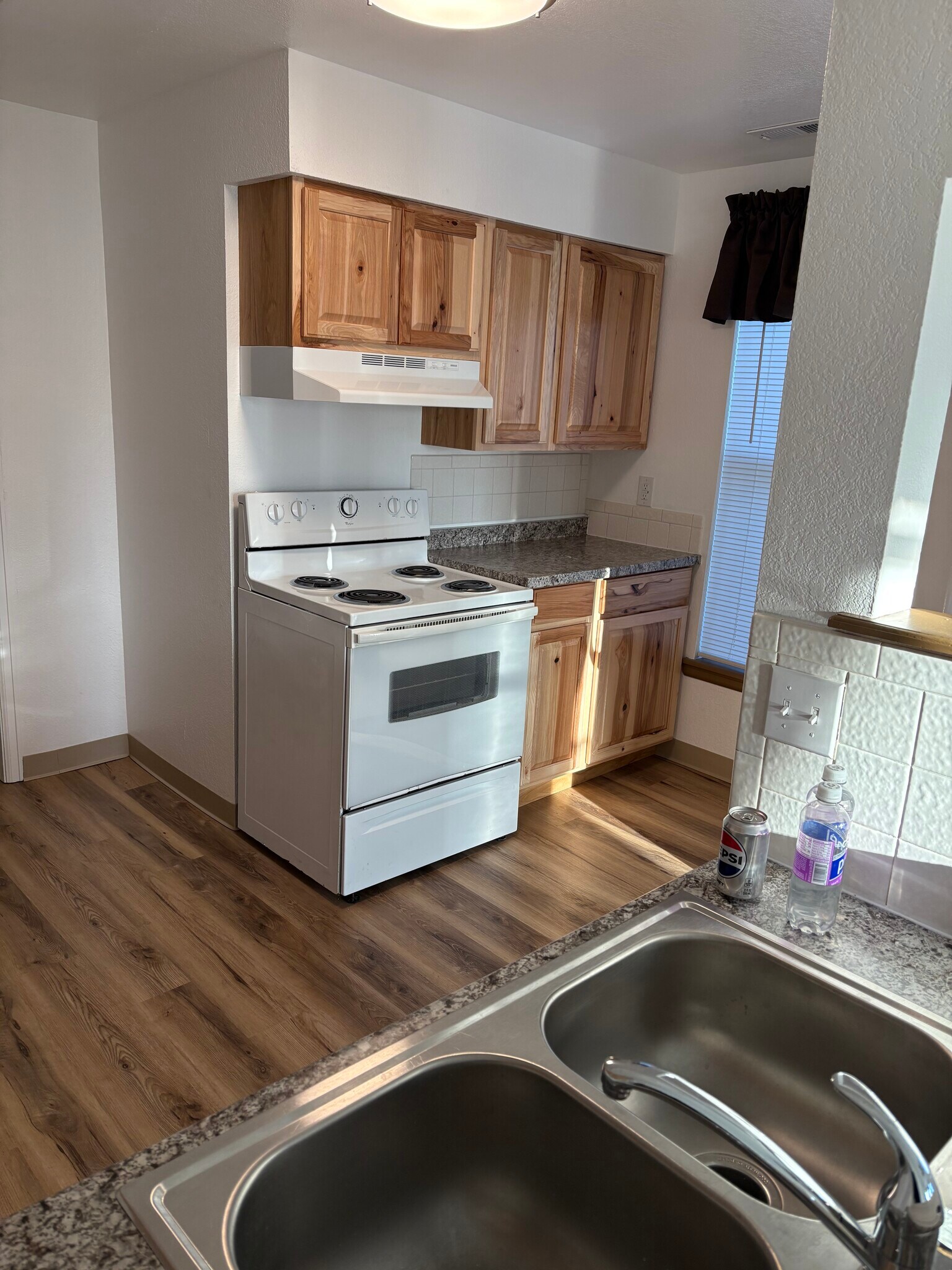 Building Photo - 301 W Abriendo Ave