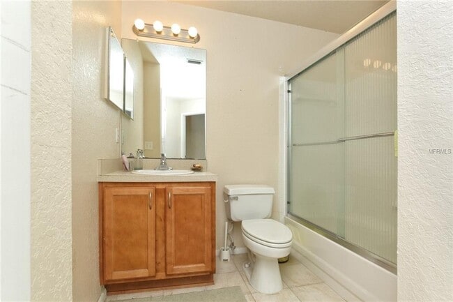 Building Photo - Dr Phillips 2 bedroom 2 bath with 1 car ga...