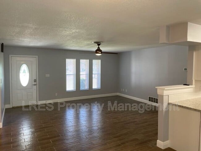 Building Photo - 7116 Nathan Ct