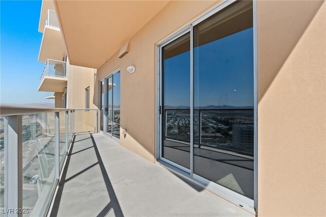 Building Photo - 8255 Las Vegas Blvd S