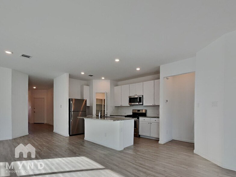 Building Photo - 5908 Geronimo Wy