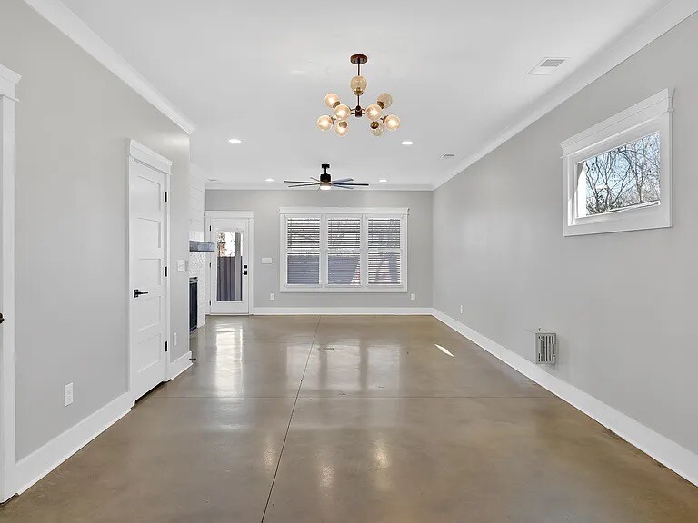 Building Photo - 368 Glenrose Ave