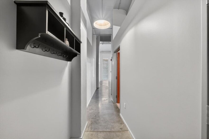 Building Photo - 1136 Washington Ave