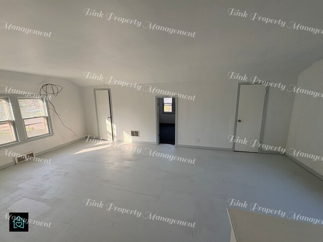 Building Photo - 17390 Waltham St