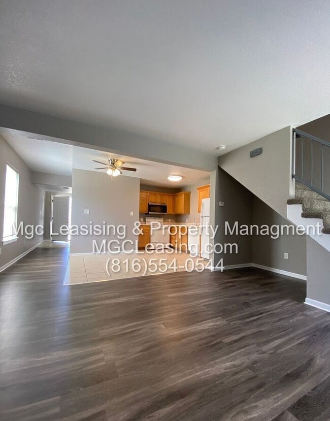 Building Photo - Superior Location in the heart of Blue Springs!