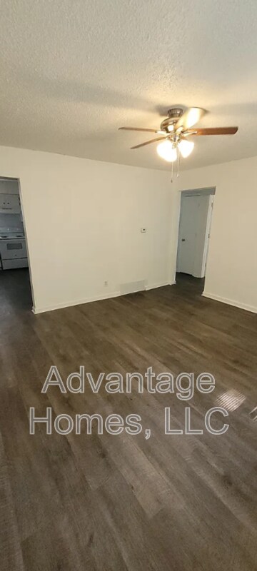 Building Photo - 720-726 N 70th St