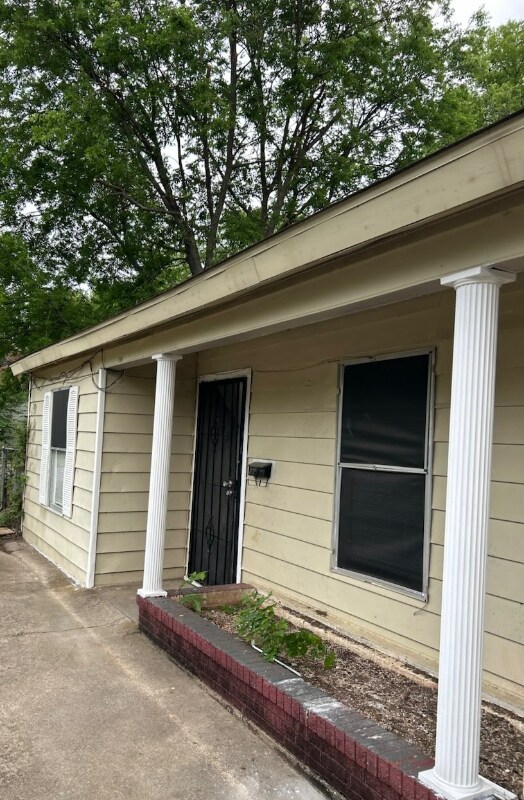 Building Photo - 1502 Duncan Ave