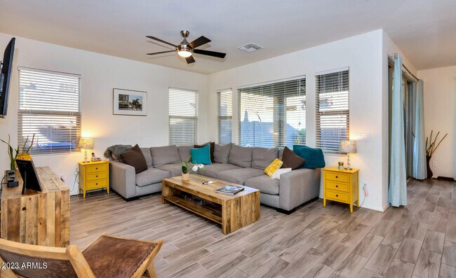 Building Photo - 4712 E Nocona Ln