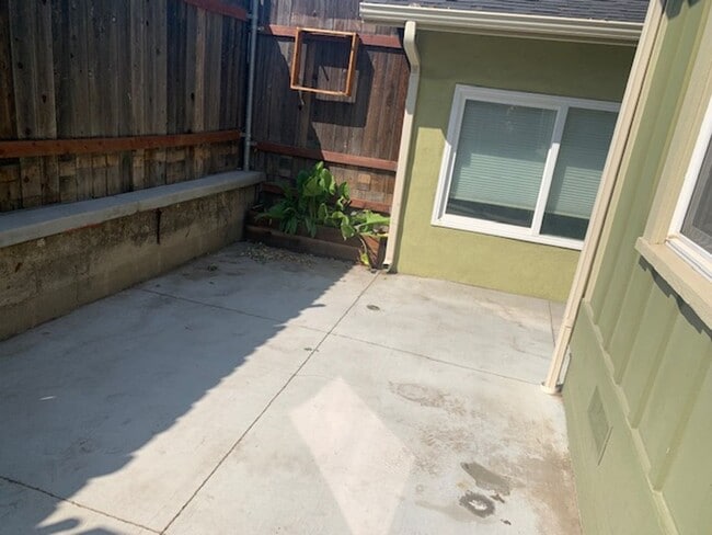 Building Photo - 2 Bedroom, 2 Bath with Office, plus garage.