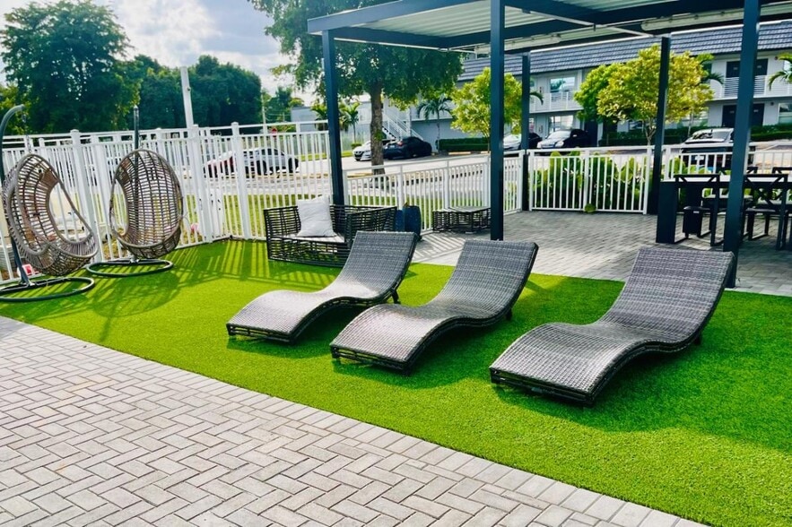 Lake House Apartments 2601 NW 207th St Miami Gardens FL 33056