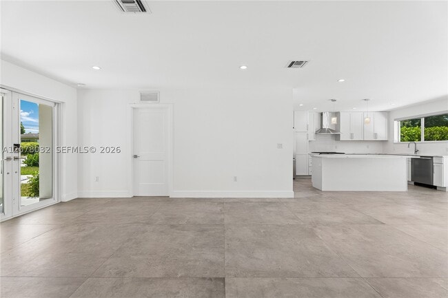 Building Photo - 6099 SW 38th St