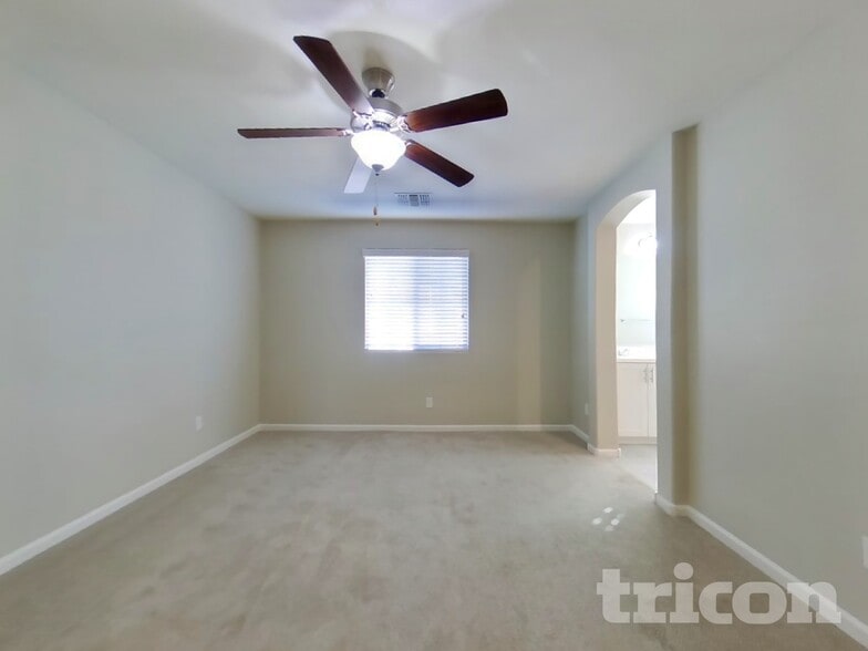 Building Photo - 12565 W Via Dona Rd