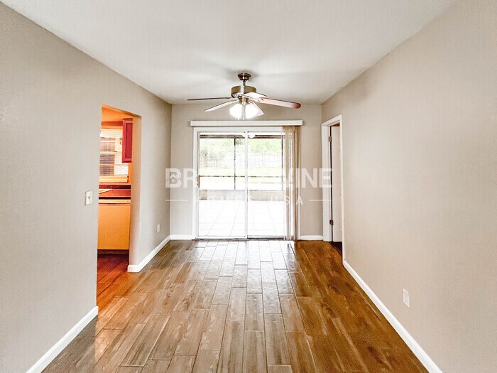 Building Photo - 3639 N Ride Dr
