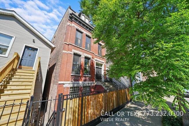 Building Photo - Historic Home in the Heart of Pilsen FOR RENT