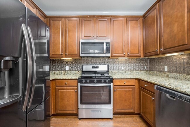 Building Photo - Three Bedroom Townhouse in Carolina Bay