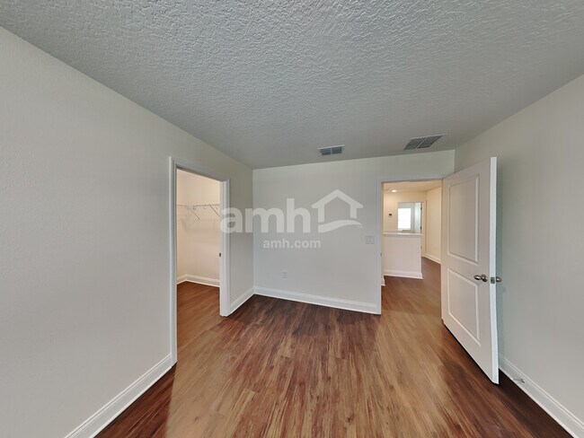 Building Photo - 6126 Little Blf Cir