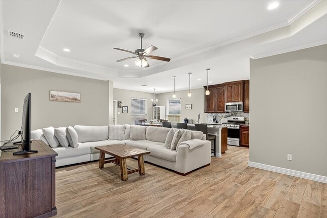 Building Photo - 2214 Cuarzo Dr